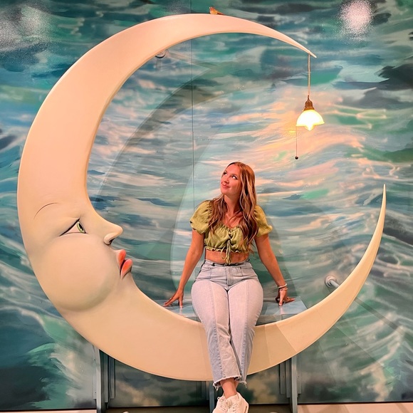 Meet your Posher, Madison - Picture 4 of 10